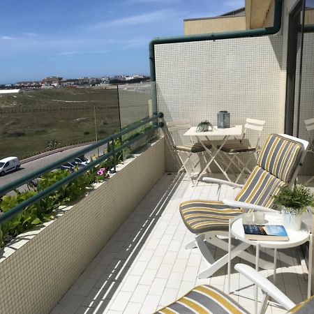 Beachfront Apartment With Sea View Azurara Exterior photo