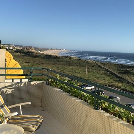 Beachfront Apartment With Sea View Azurara Exterior photo
